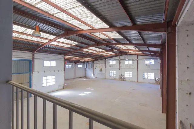 Nave industrial de 1.500 m2 en calle Ciudad de Sevilla — 2