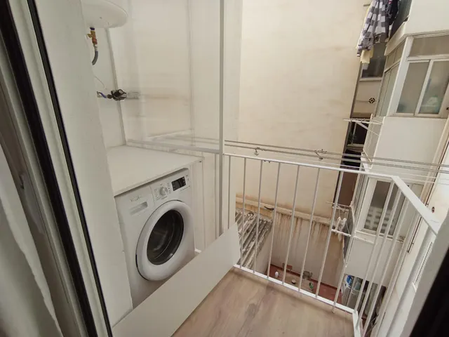 SE ALQUILA COQUETA VIVIENDA REFORMADA CON MUEBLES DE DISEÑO Y PLAZA DE GARAJE     ( DIPONIBLE EN NOVIEMBRE) — 25