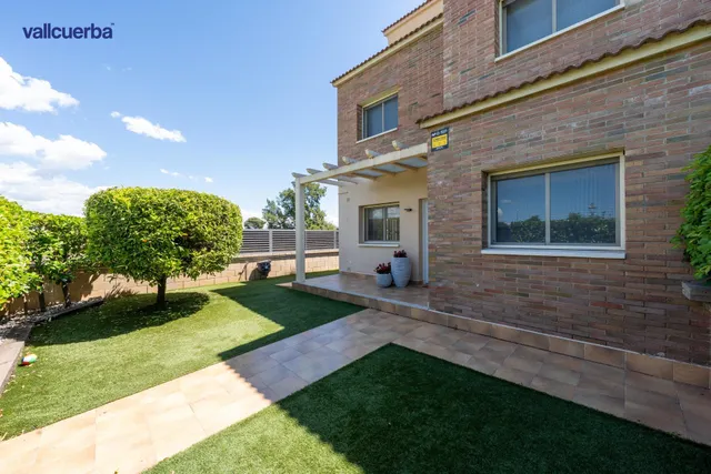 CASA ESQUINERA EN RESIDENCIAL AIGÜESVERDS DE REUS — 9