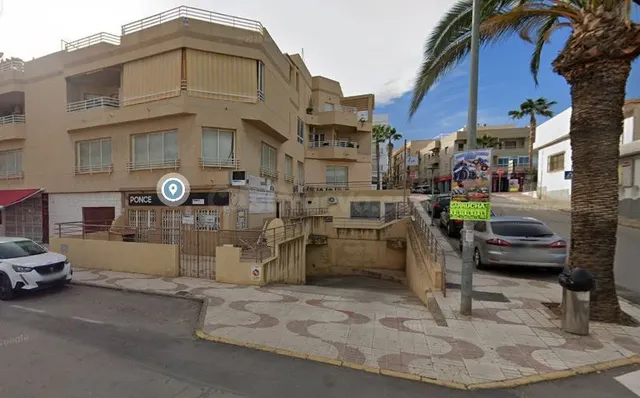 Local Comercial en alquiler con Ubicación Inmejorable en Gar
