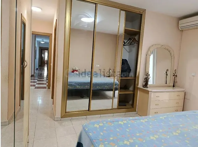 Amplio piso en el Corazón de Alicante, Perfecta para Vivir y Disfrutar — 4