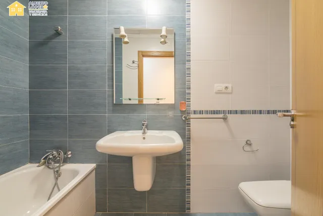 PISO DE 102 METROS CONSTRUIDOS  3 DORMITORIOS, 2 BAÑOS Y VESTIDOR EN EL ALTET — 31
