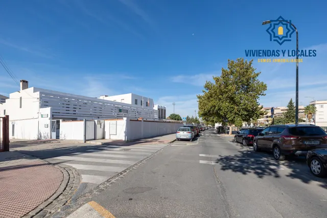 Local comercial en el Campus de la Salud — 19
