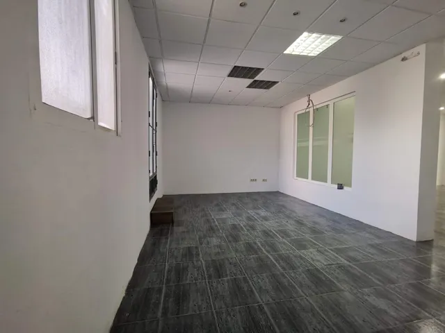 Local comercial en alquiler - foto 3