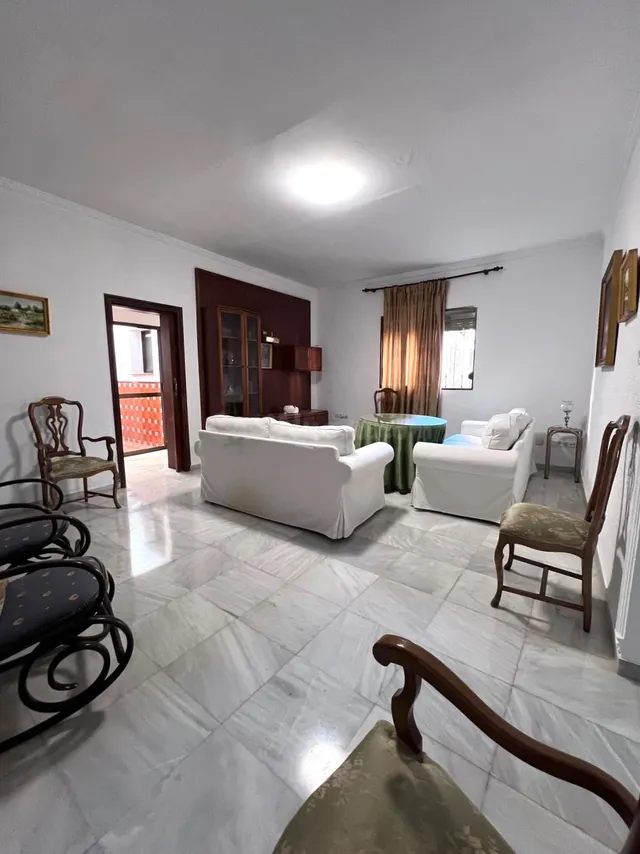 SEÑORIAL VIVIENDA SITUADA EN PLAZA DE ESPAÑA, GUILLENA, SEVI - foto 3