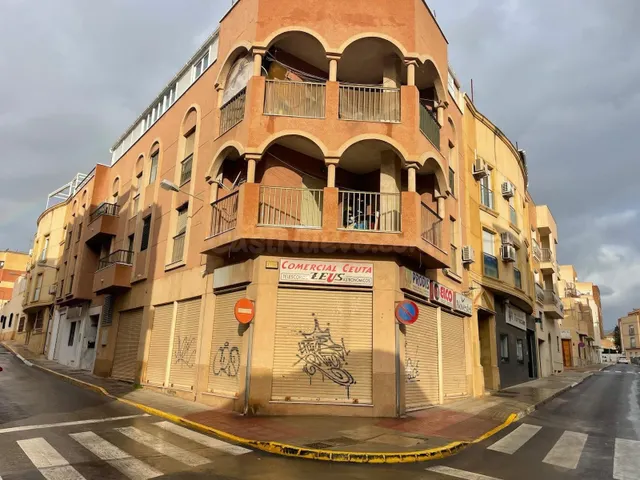 Local comercial con mucha visibilidad para cualquier negocio