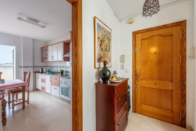 Ático Exclusivo en Roquetas de Mar con Amplia Terraza y Piscina Comunitaria — 14
