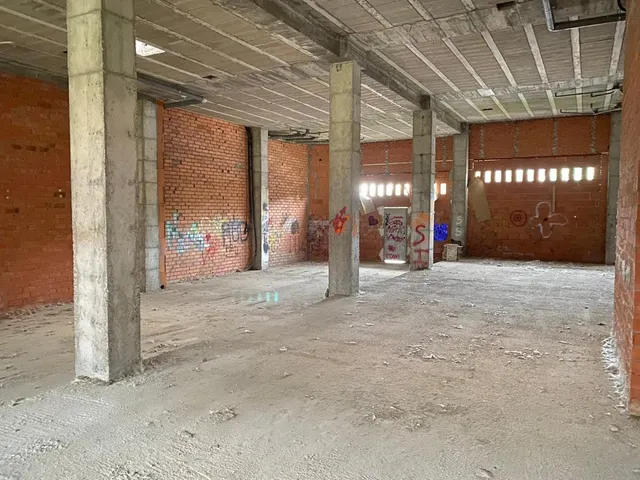 LOCAL COMERCIAL EN ZONA DE LA ASUNCION — 8