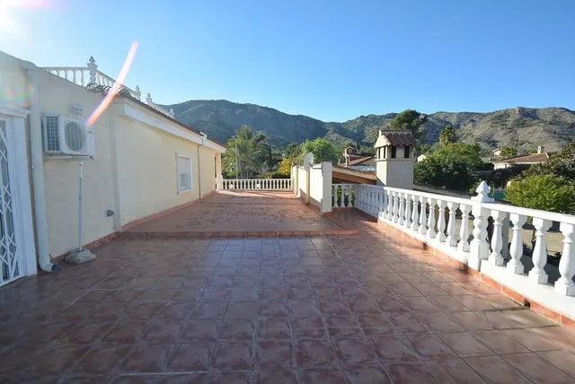 Magnífico chalet en Orihuela zona Urb. Montepinar, 344 m2. y parcela de 2737 m2. — 31
