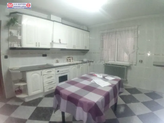 SE VENDE CASA DE 500 m/2 de solar con 355 m/2 construidos.