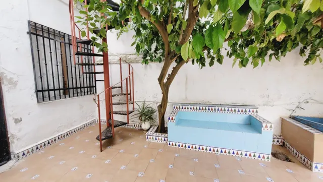 SE VENDE PLANTA BAJA CON COCHERA — 21