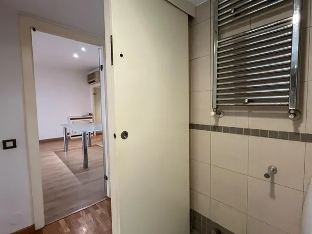 PISO MUY AMPLIO Y TRANQUILO EN SARRIA — 23