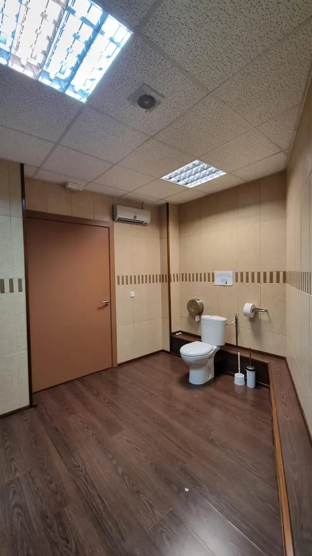 LOCAL COMERCIAL EN VENDA AL CENTRE — 22