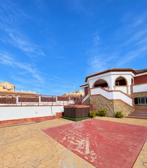 Precioso chalet con piscina propia en alquiler todo el año — 29
