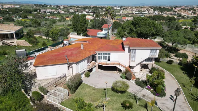 CHALET EXCLUSIVO EN PARCELA DE1.954 M2 EN EL PARQUE NATURAL  - foto 2