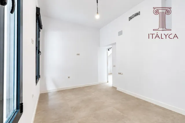Casa de obra nueva en venta en calle Niño Perdido — 44