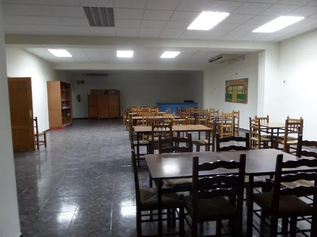 Fantástico restaurante de 370 m2, vivienda  2 plantas de 400m2 y terreno rústico de 6.912m2 LA GUIA — 7