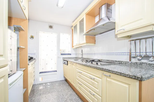 Amplio piso familiar con terraza, parking y trastero en Son Cladera — 11