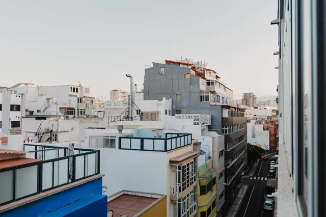 Apartamento reformado y a estrenar con salida directa a Pase de Las Canteras - listo para entrar a vivir — 22
