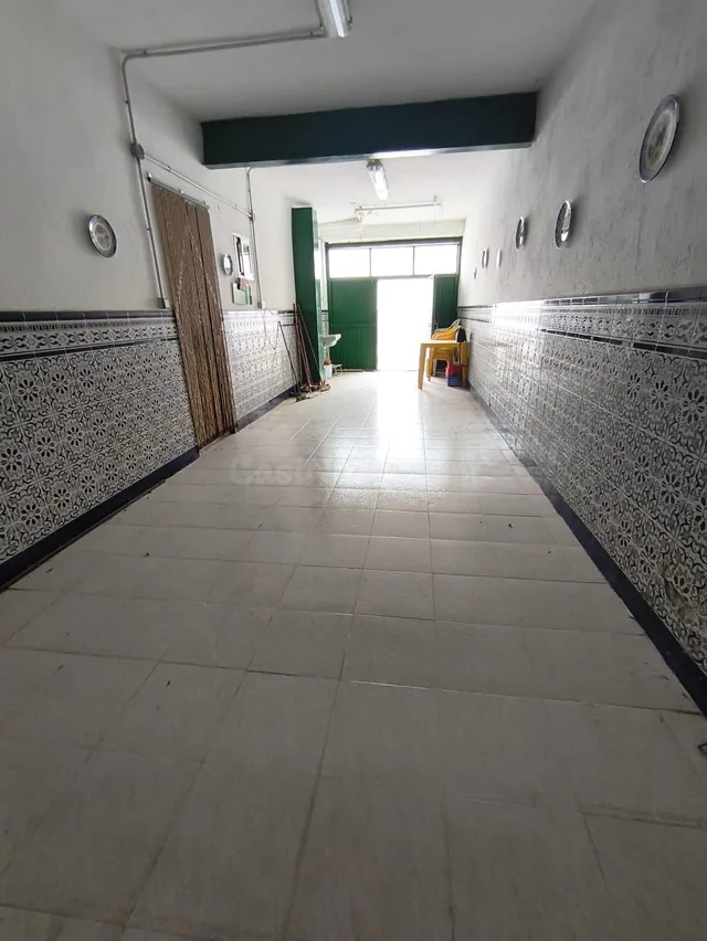 Amplia Casa en Noblejas - Oportunidad Única por €180,000 — 4
