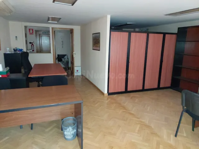 SE VENDE OFICINA EN PONFERRADA ZONA CENTRO - foto 2