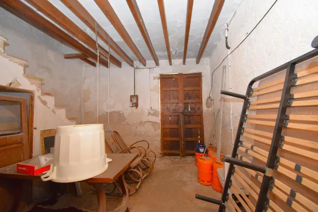 Casa para reformar con garage en Muro - foto 2