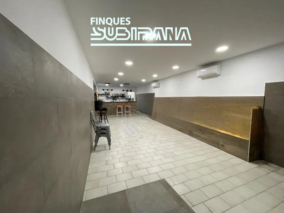 LOCAL COMERCIAL ADAPTAT COM A BAR-CAFERIA-RESTAURANT AL CENTRE DE SANTA COLOMA DE QUERALT.