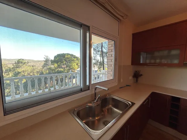 Espaciosa casa con impresionantes vistas a la montaña — 12