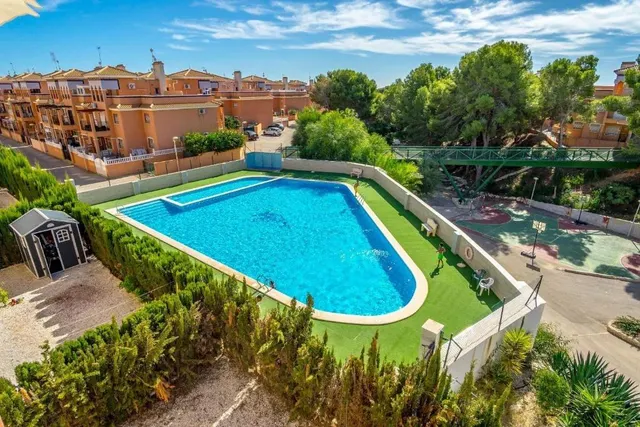 **Dúplex en Venta en Orihuela Costa - ¡Tu nuevo hogar te espera!** — 40