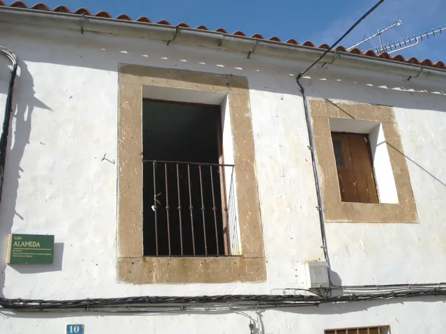 Se vende piso para reformar con Tejado Reformado — 26