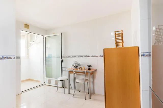 PISO EN ALCANTARILLA — 12