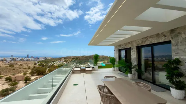 Exclusivo ático dúplex con solárium privado y vistas panorám - foto 3