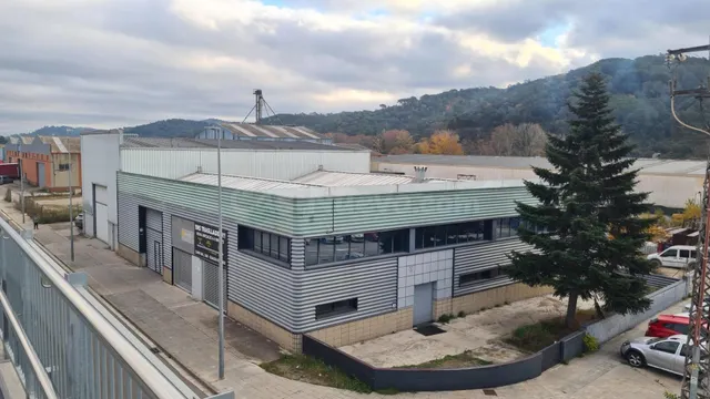 SANT CELONI ( MOLI DE LES PLANES) NAVE INDUSTRIAL EN VENTA - foto 2