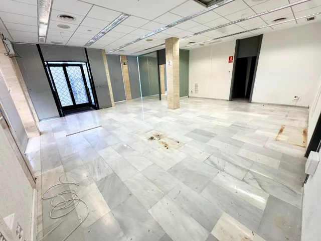 Local comercial en el centro. - foto 2