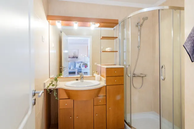 Atractivo apartamento de 2 dormitorios con amplia terraza en monte carrera. impresionantes vistas al mar. trastero y plaza de garaje. piscina comunitaria climatizada. — 22
