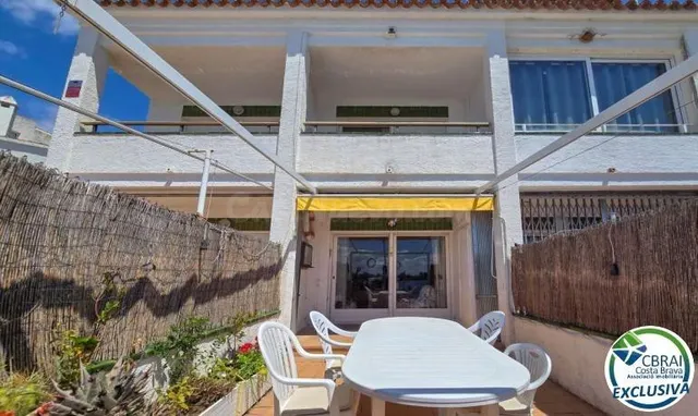 Exclusiva casa con amarre de 10x4 m y vistas al parque natur - foto 2