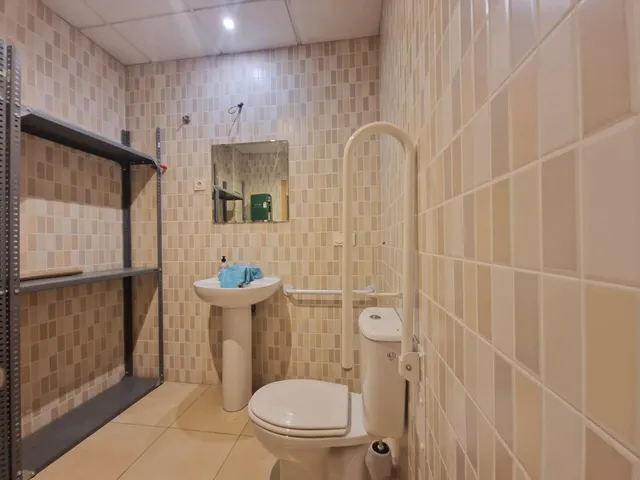 Gran Local Comercial en pleno centro de Guardamar del Segura — 16