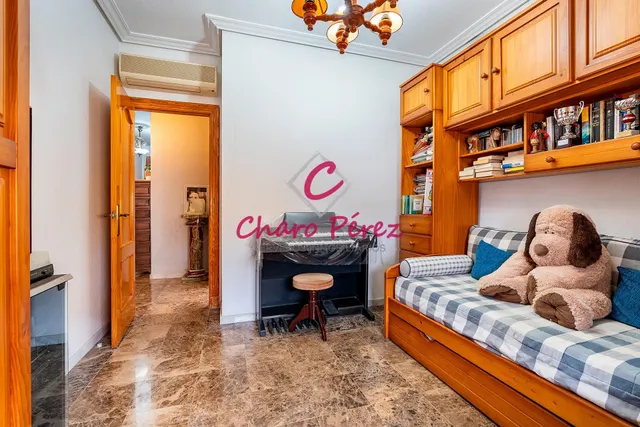 Vivienda en esquina lista para entrar a vivir en Aguadulce centro, zona Pedro Muñoz Seca. — 27