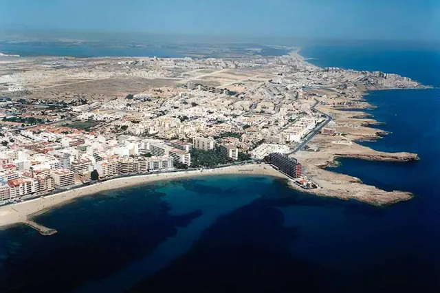 PRECIOSA VIVIENDA FRENTE AL MAR, UN SUEÑO A SU ALCANCE — 29