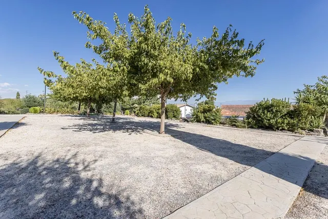 **NEGOCIO CONSOLIDADO DE EVENTOS Y ALOJAMIENTO TURÍSTICO EN UNA ESPECTACULAR FINCA ANDALUZA CERCA DE GRANADA** — 47