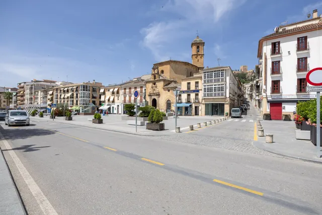 🏠 AMPLIO PISO EN EL CENTRO DE ALCALÁ LA REAL – 190 m2 CON TERRAZA Y OPCIÓN DE GARAJE — 43