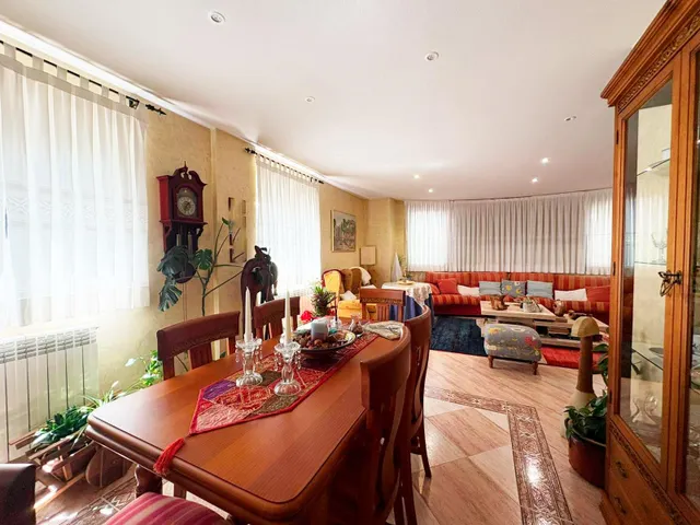 Urbis te ofrece un chalet en venta en la zona de Los Almendros, Villamayor, Salamanca. — 21
