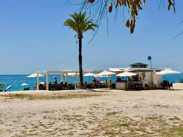PISO EN VILLAJOYOSA ZONA PARAÍSO: GRAN ESPACIO, LUMINOSIDAD  - foto 4