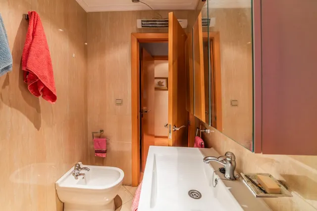 Piso reformado con piscina y garaje — 27