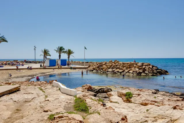Apartamento de 1 dormitorio con orientación este en el centro de Torrevieja!!! — 33