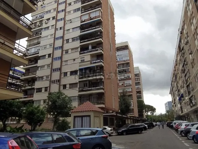 Garaje 12m² en alquiler - Buhaira - Huerta del Rey - foto 3