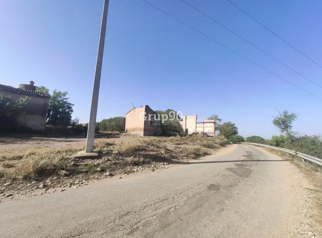 GRAN PARCELA CON INMUEBLES DIVERSOS EN LLIVIA IDEAL PARA RESTAURANTE CON GASOLINERA — 14