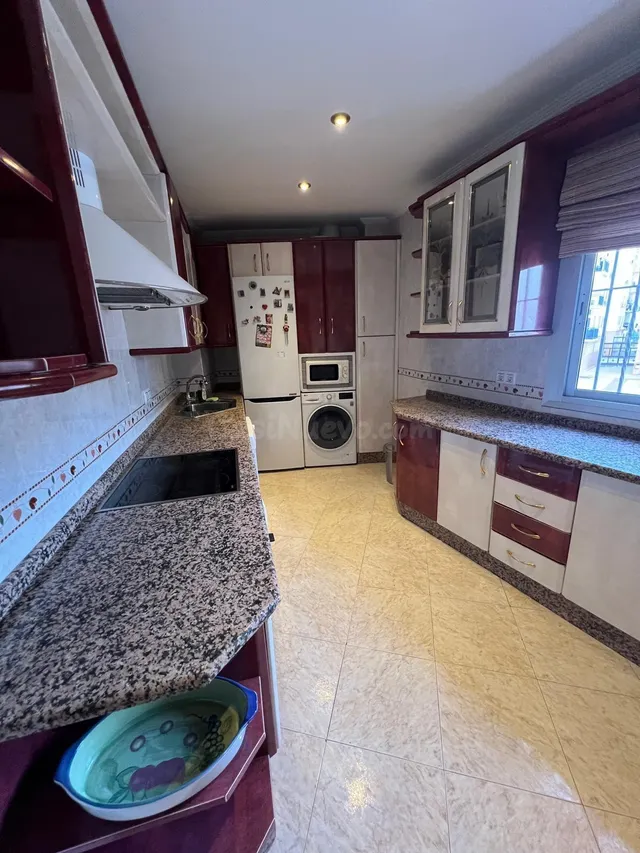 Sevilla Este. Excelente vivienda amueblada de 3 habitaciones
