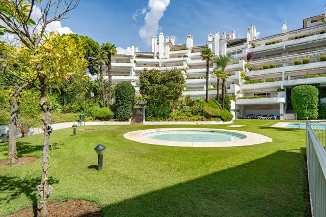 Amplio dúplex en Río Real, Marbella Este, junto a proyectos de alto valor — 2