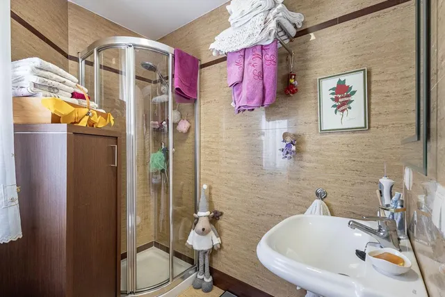 Gran casa con piscina en huetor vega — 28